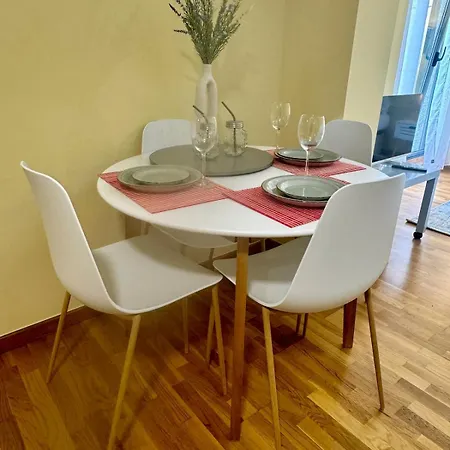 Apt Centro con Terracita Rua Cuba ツ Rias Baixas Rentals Vigo