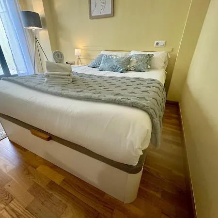 Apt Centro con Terracita Rua Cuba ツ Rias Baixas Rentals * Vigo